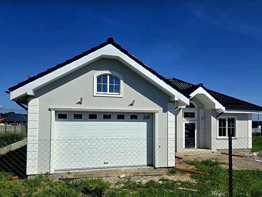 Секционные ворота DoorHan в Азове с установкой