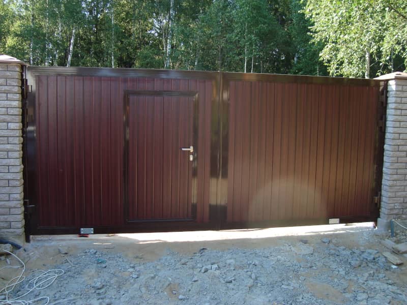 Уличные ворота DoorHan в Азове с установкой