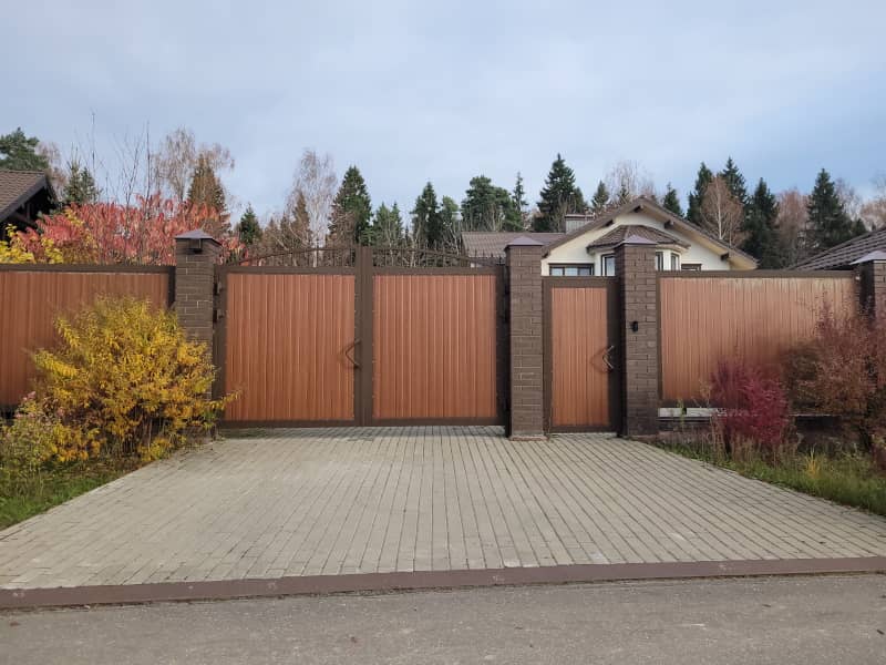 Уличные ворота DoorHan в Азове с установкой